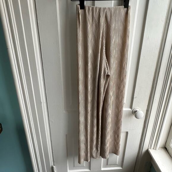 & Other Stories Plissé Pleated Fitted Trousers - Picture 7 of 7